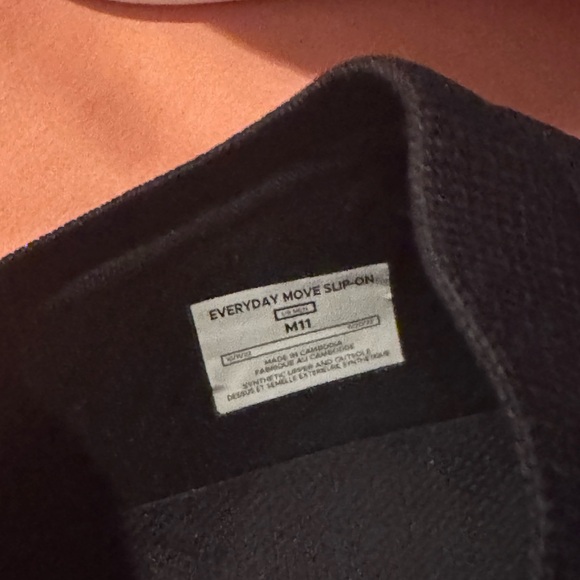 Like new Vessi men’s everyday slip on shoes. Waterproof! - Picture 2 of 4